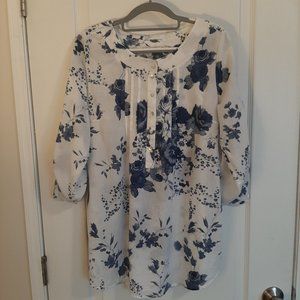 Soft Surroundings White and Blue Floral Top Size S